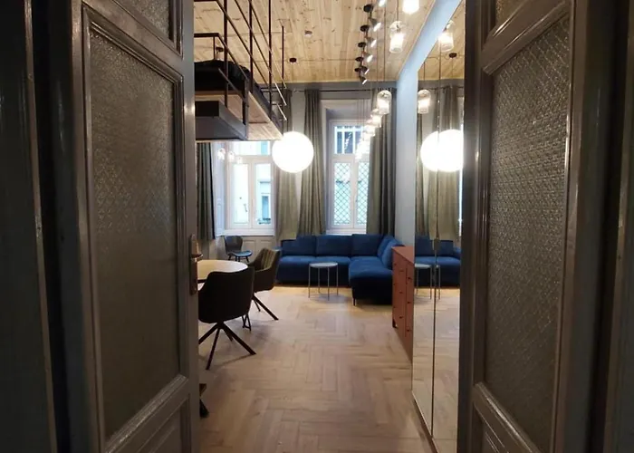 A Somogyi With 0-24-7 Self Check In-out * Budapesta