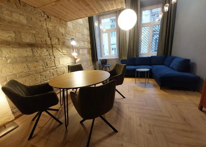 A Somogyi With 0-24-7 Self Check In-out