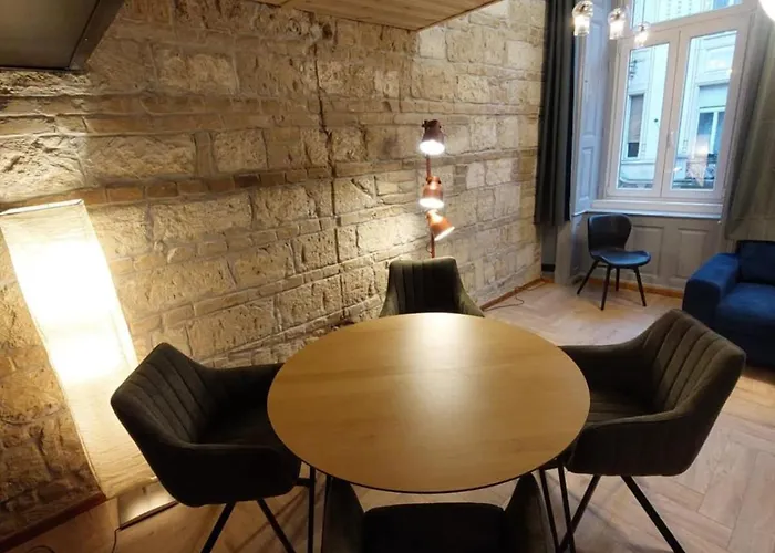 A Somogyi With 0-24-7 Self Check In-out Apartament *