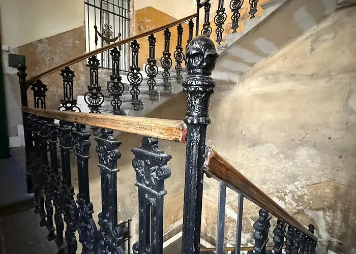 A Somogyi With 0-24-7 Self Check In-out Budapesta